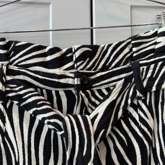 Joes Jeans Paperbag Shorts Size 32 White Black Zebra Animal Print High Rise Belt - Picture 4 of 7
